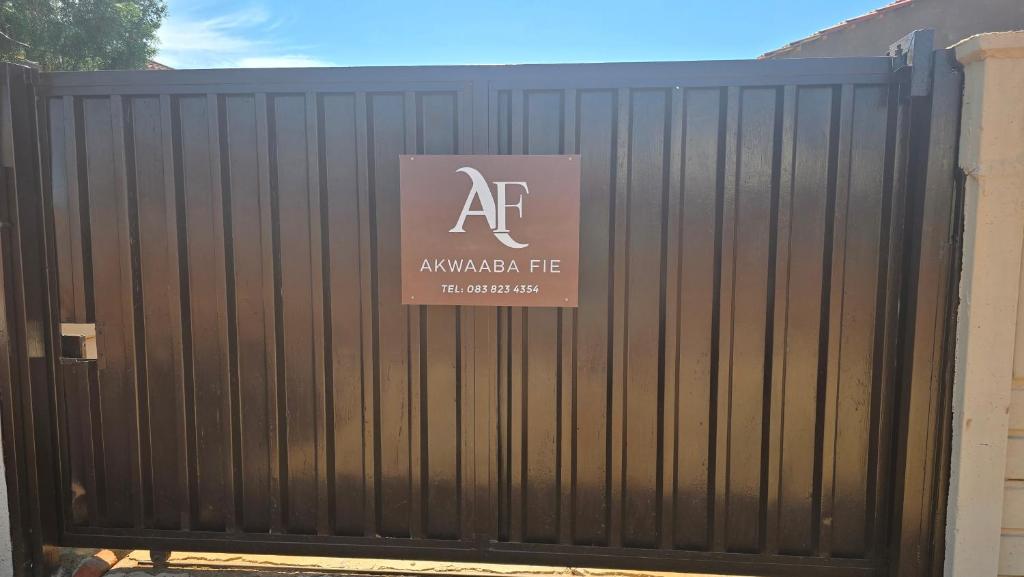 Akwaaba Fie Guesthouse entrance